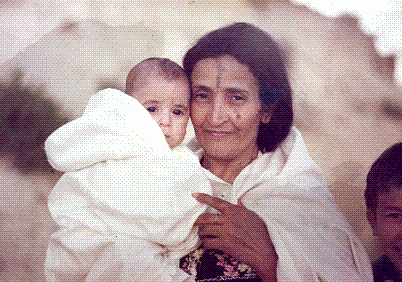 Le premier petit fils: Mimo et sa mamie à Sidi Cheikh bel Hamiani